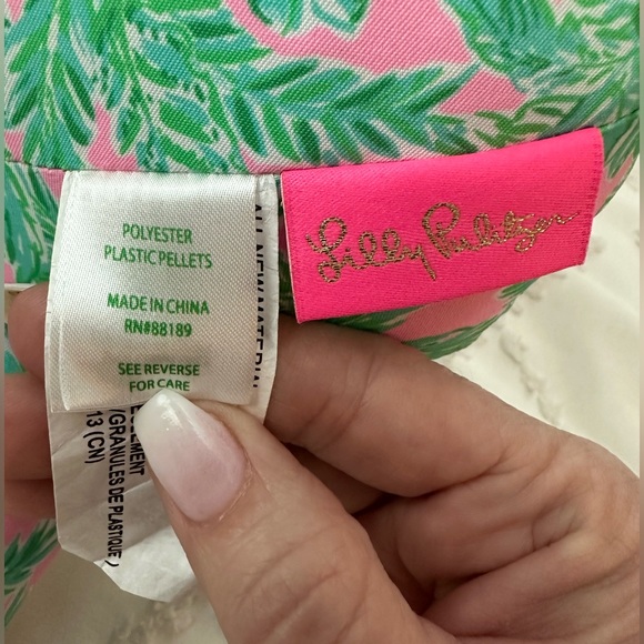 Lilly Pulitzer Minnie Elephant. Never used and kept inside the bag. Super cute! - Picture 4 of 6